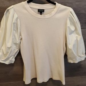 Puffed sleeve, ribbed blouse